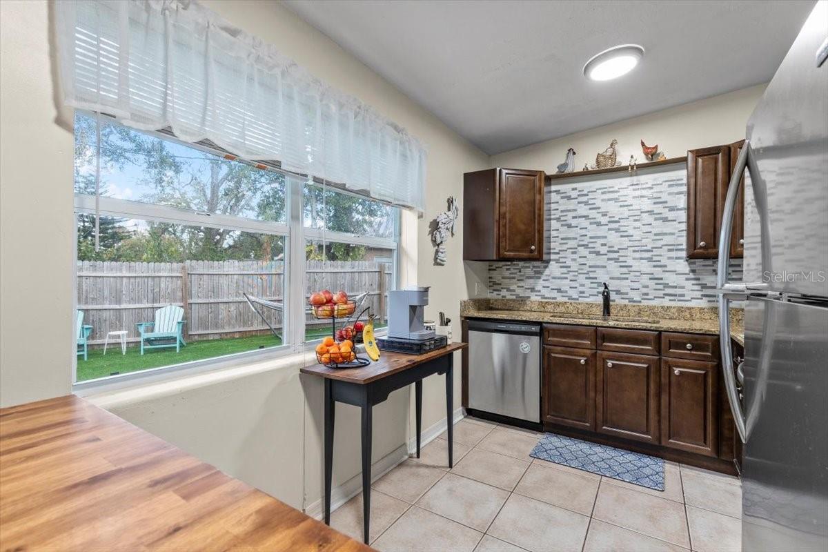 Image 7 of 38 For 450 Card Avenue