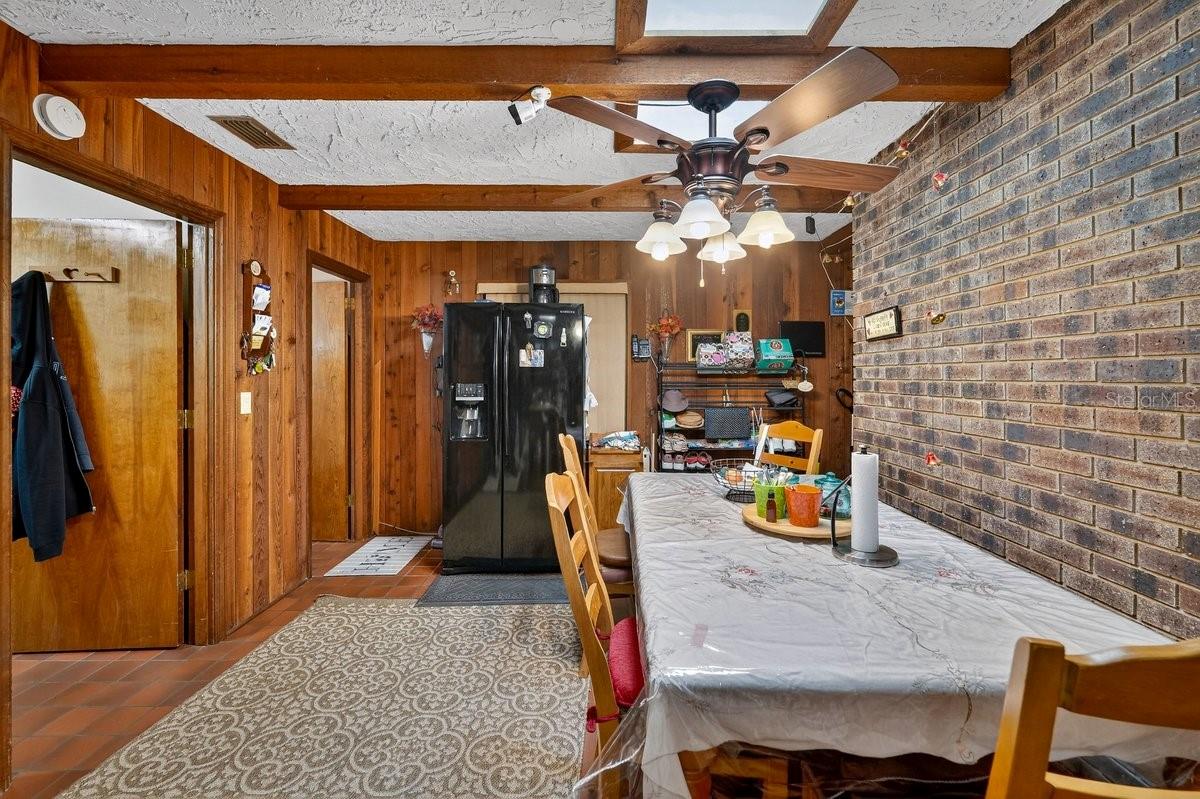 Image 13 of 44 For 279 Riverbend Road