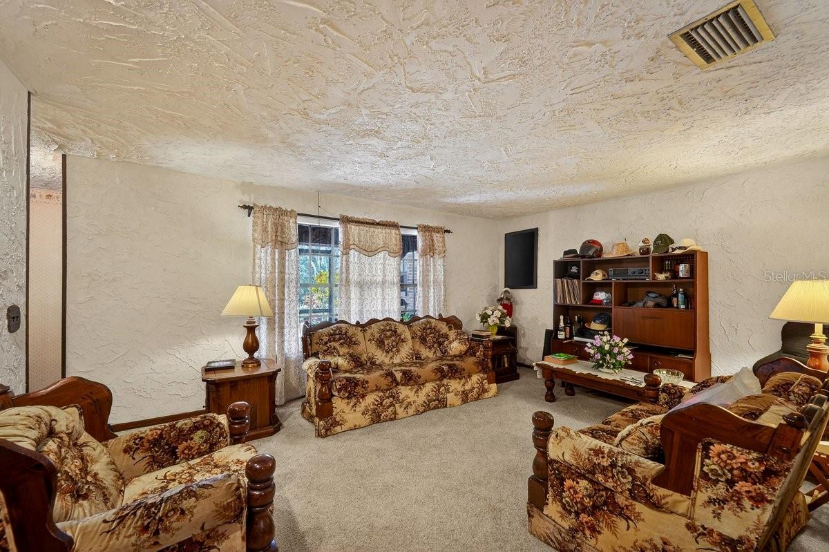 Image 17 of 44 For 279 Riverbend Road