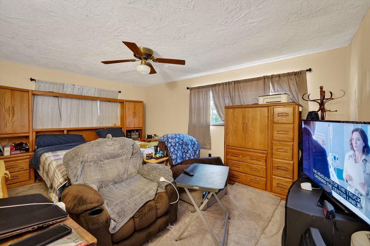 Image 19 of 44 For 279 Riverbend Road