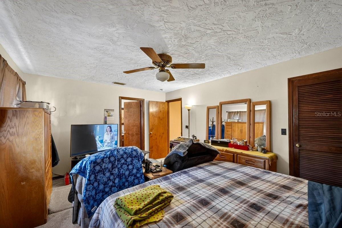 Image 21 of 44 For 279 Riverbend Road