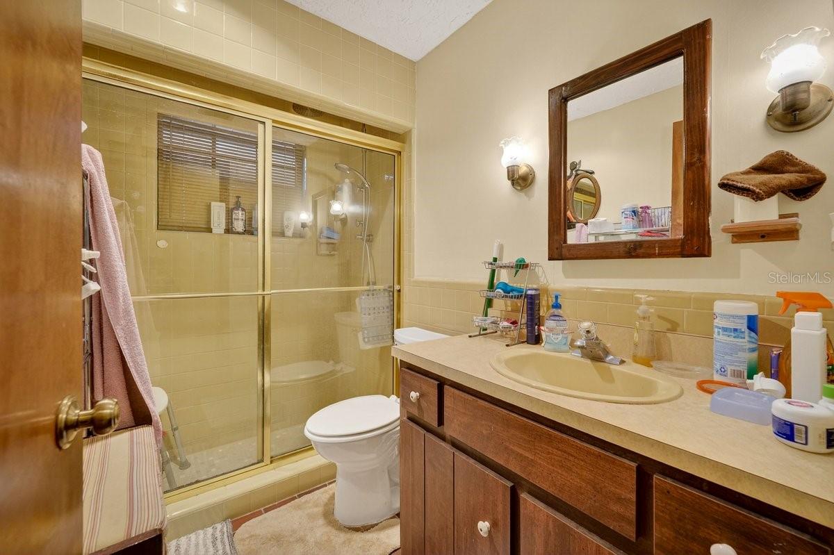 Image 25 of 44 For 279 Riverbend Road