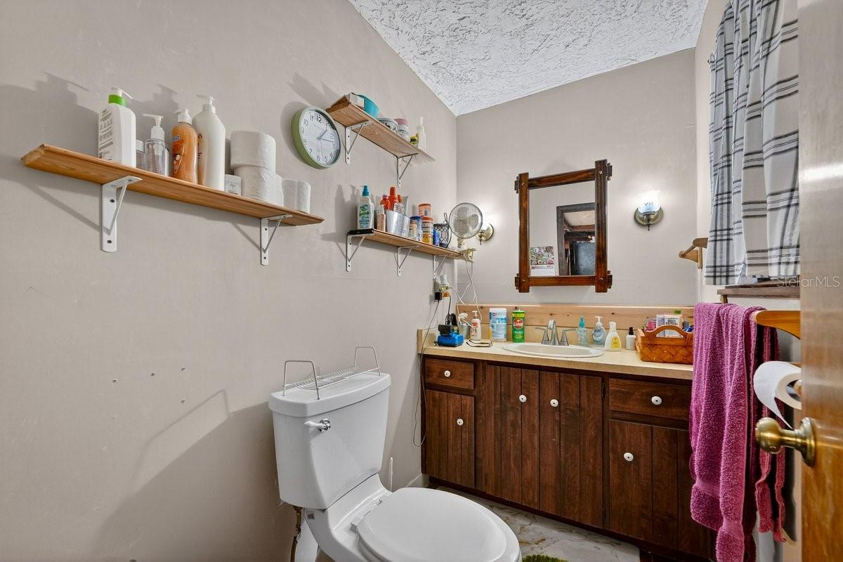 Image 26 of 44 For 279 Riverbend Road