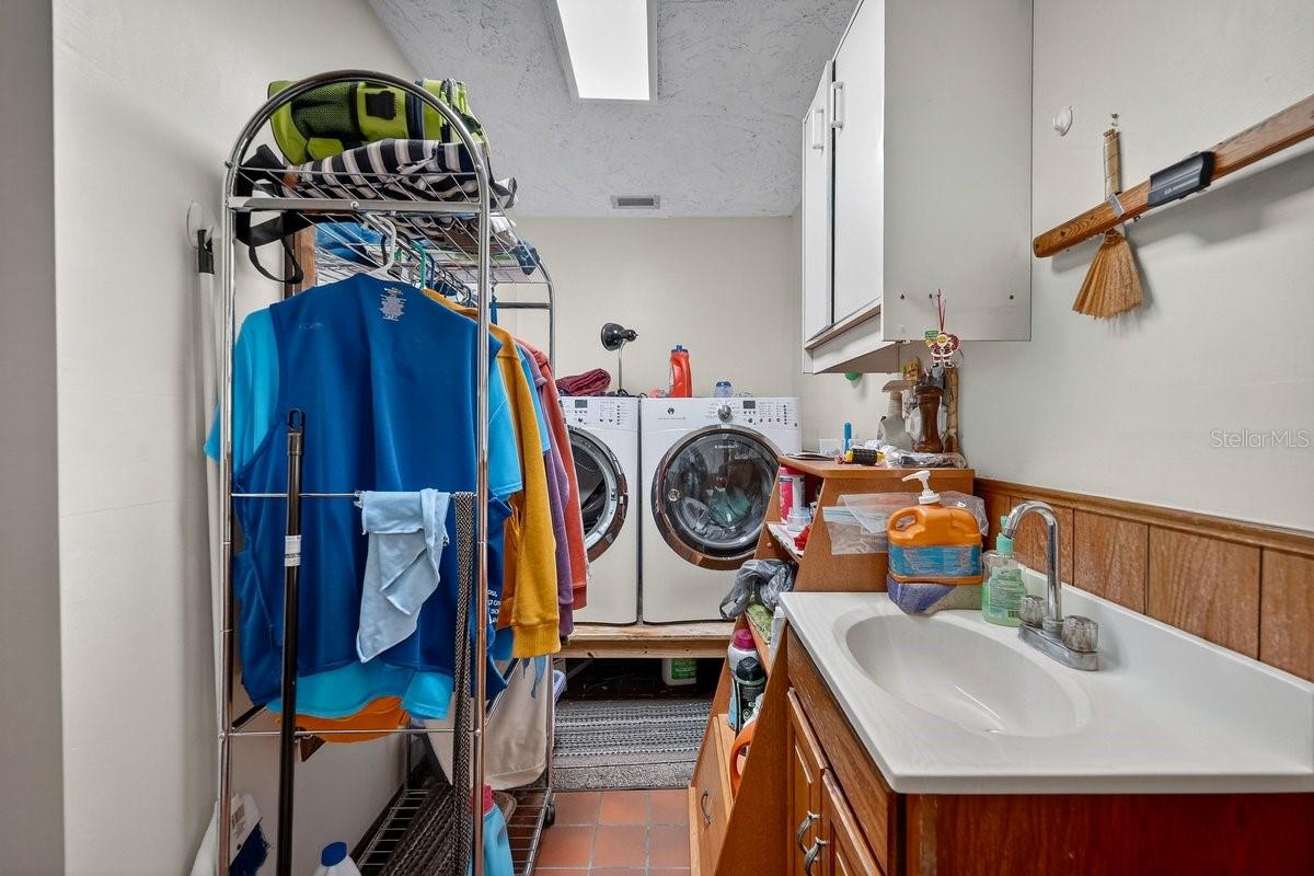 Image 27 of 44 For 279 Riverbend Road