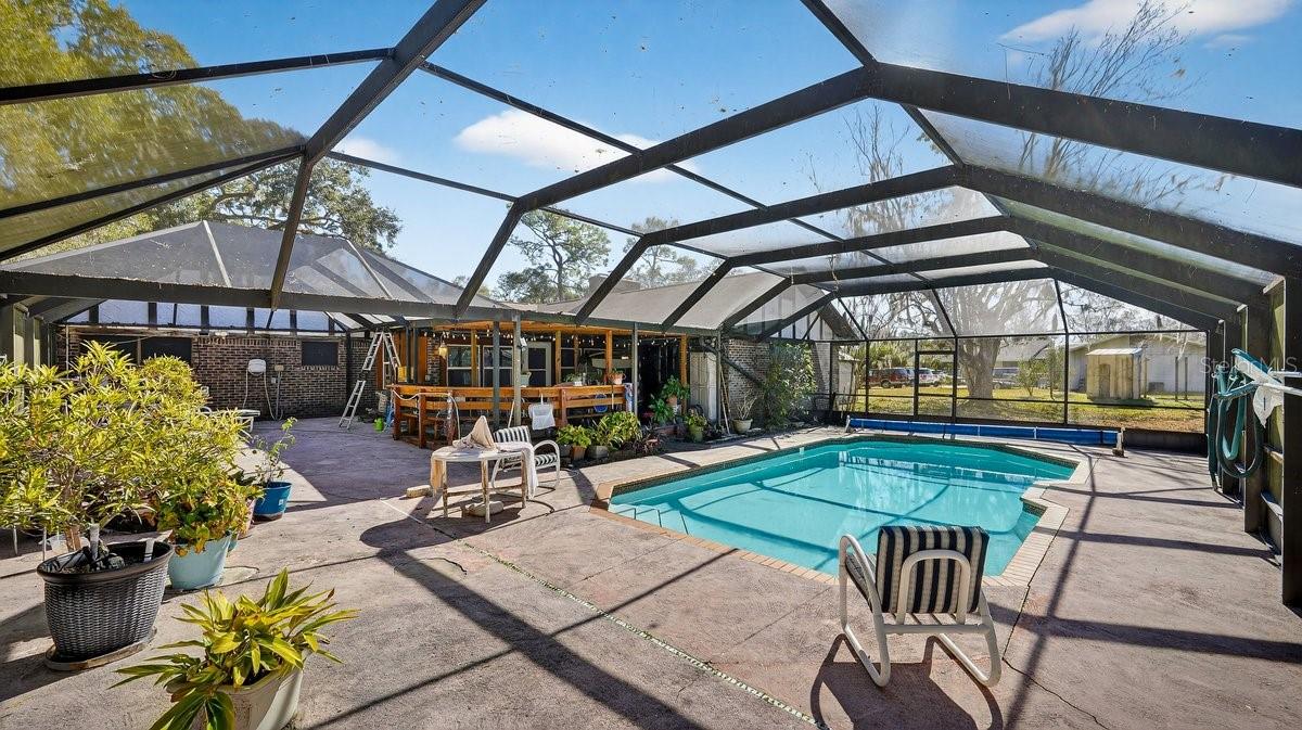 Image 30 of 44 For 279 Riverbend Road