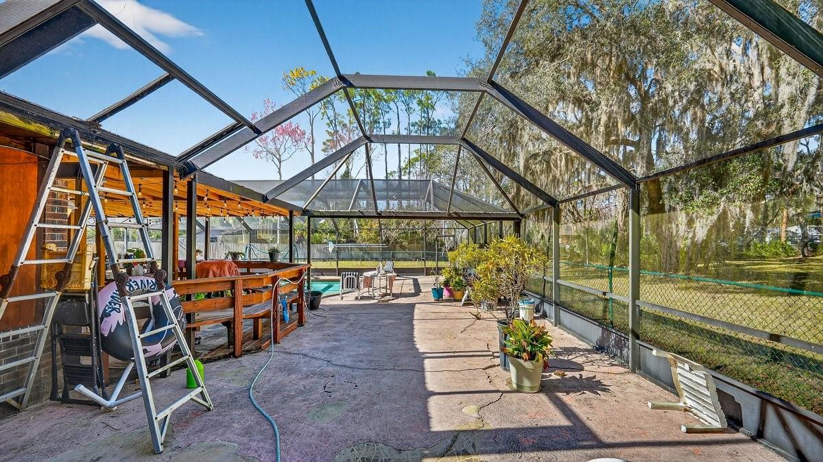 Image 33 of 44 For 279 Riverbend Road