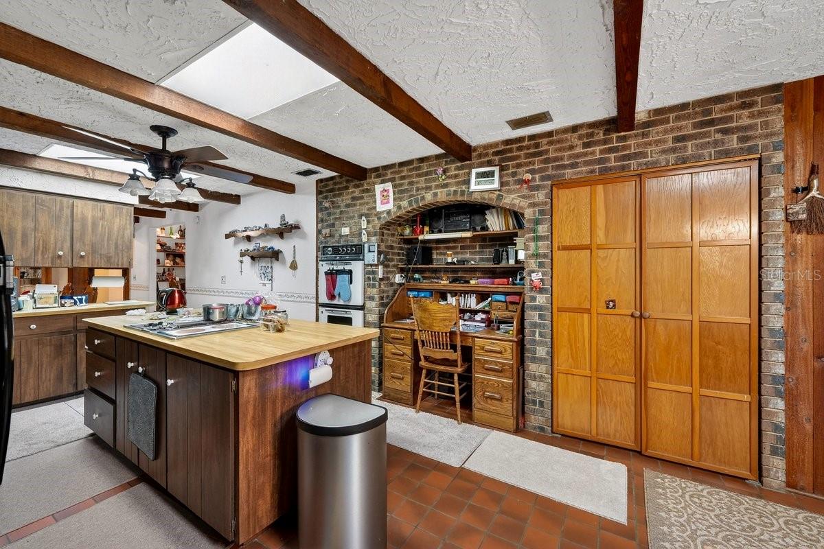 Image 8 of 44 For 279 Riverbend Road