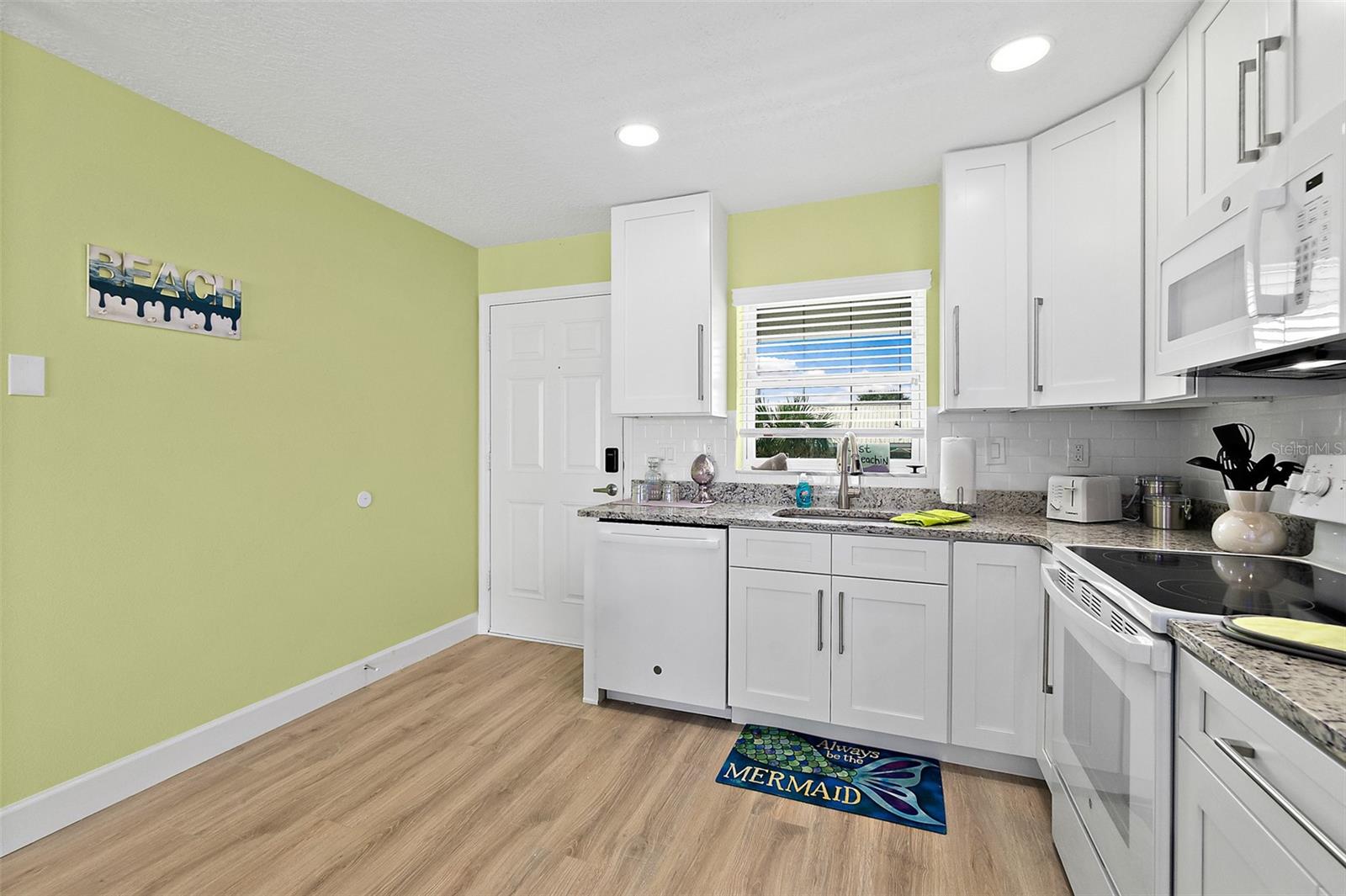 Image 3 of 24 For 300 Central Avenue 202