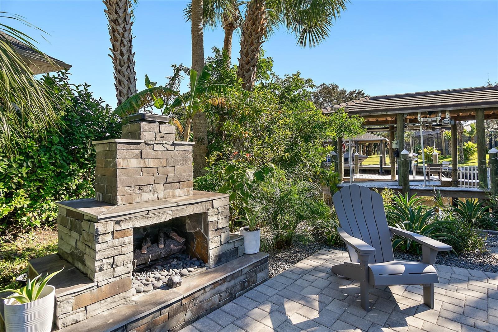 Listing photo id 52 for 100 Seaside Point