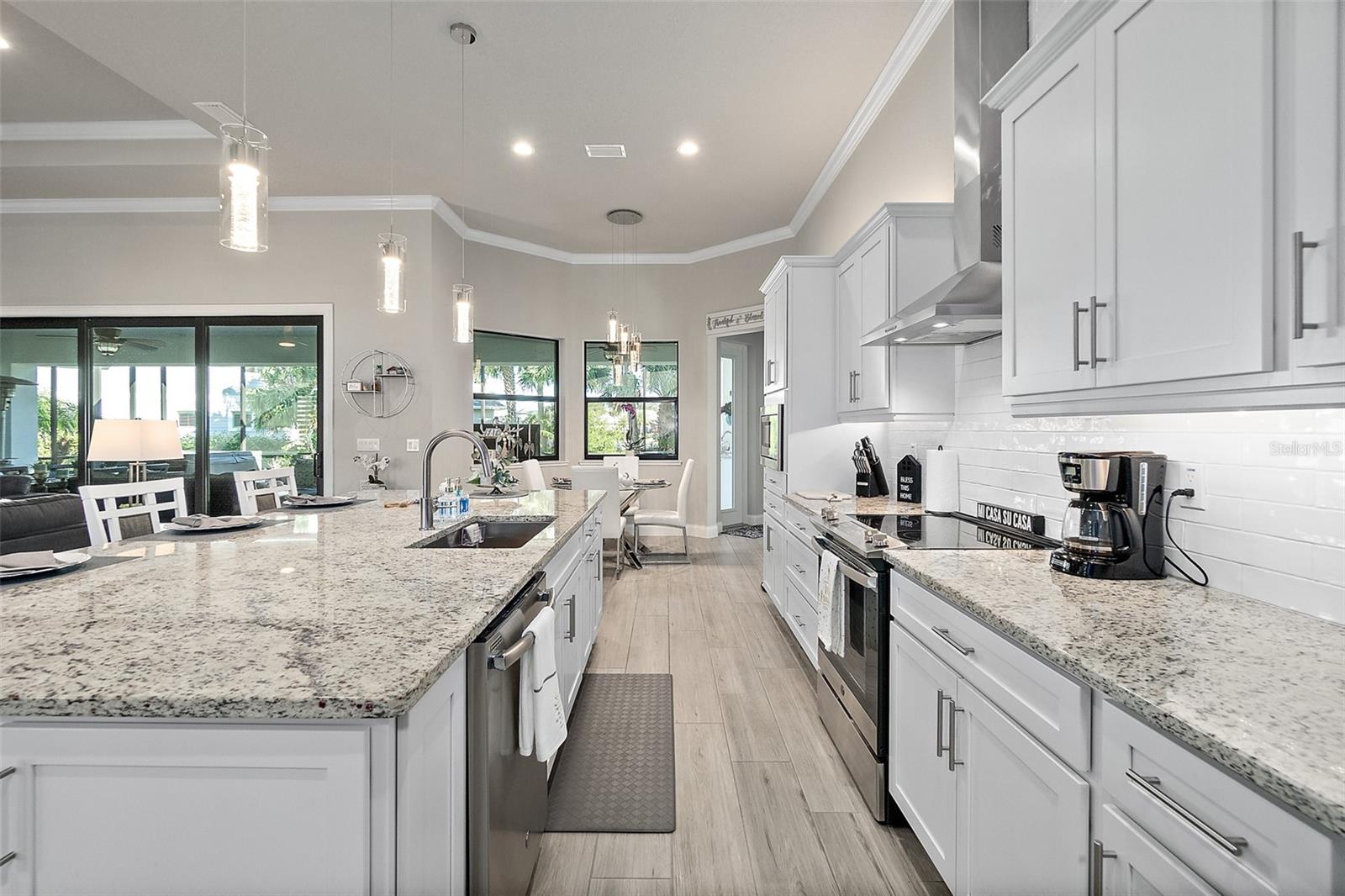 Listing photo id 93 for 100 Seaside Point