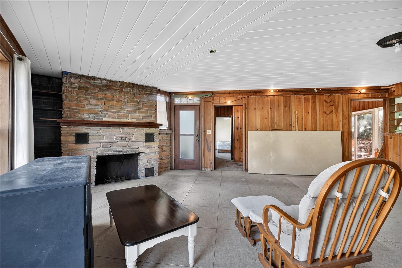 Image 22 of 64 For 1630 Riverside Drive