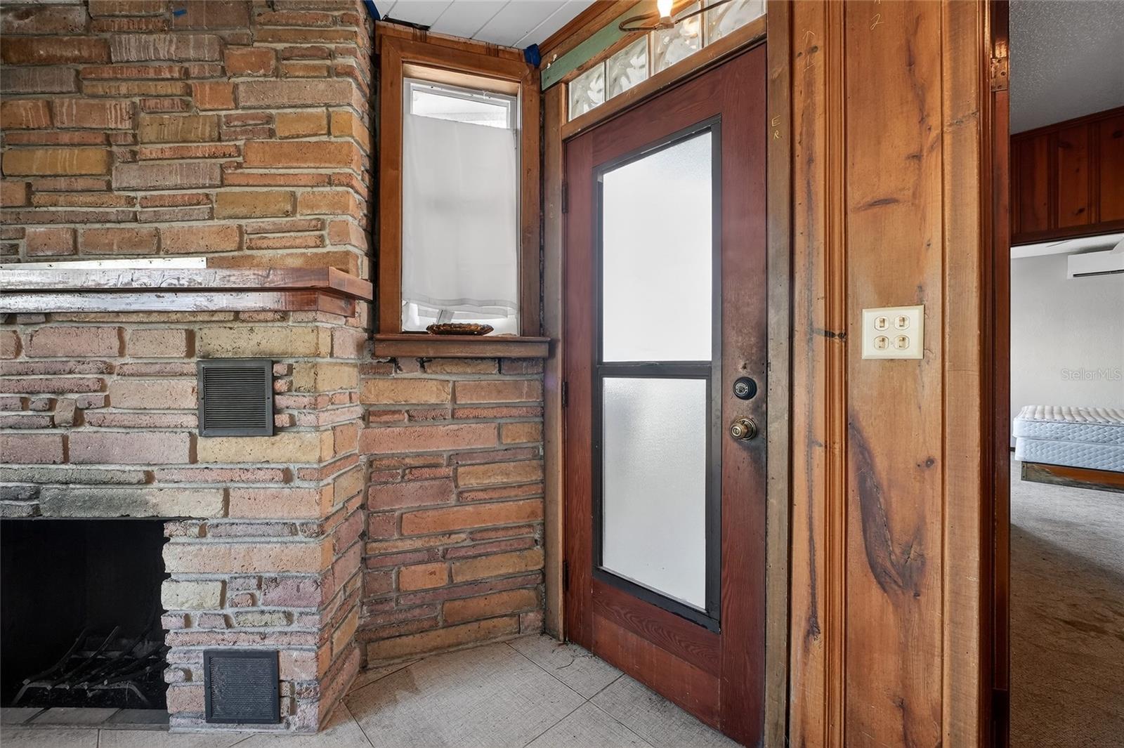 Image 23 of 64 For 1630 Riverside Drive