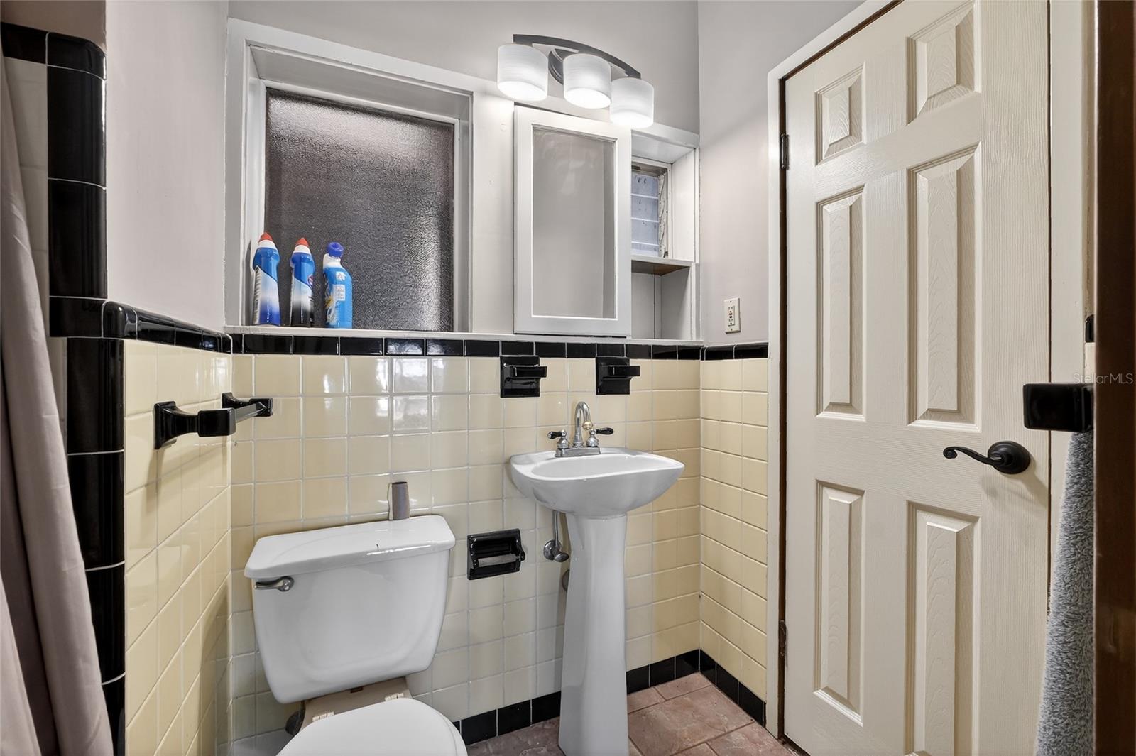 Image 28 of 64 For 1630 Riverside Drive