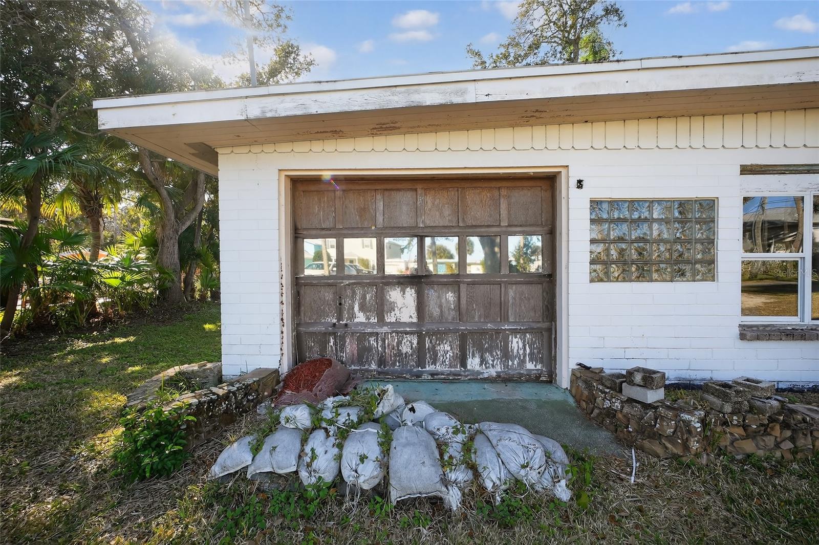 Image 5 of 64 For 1630 Riverside Drive