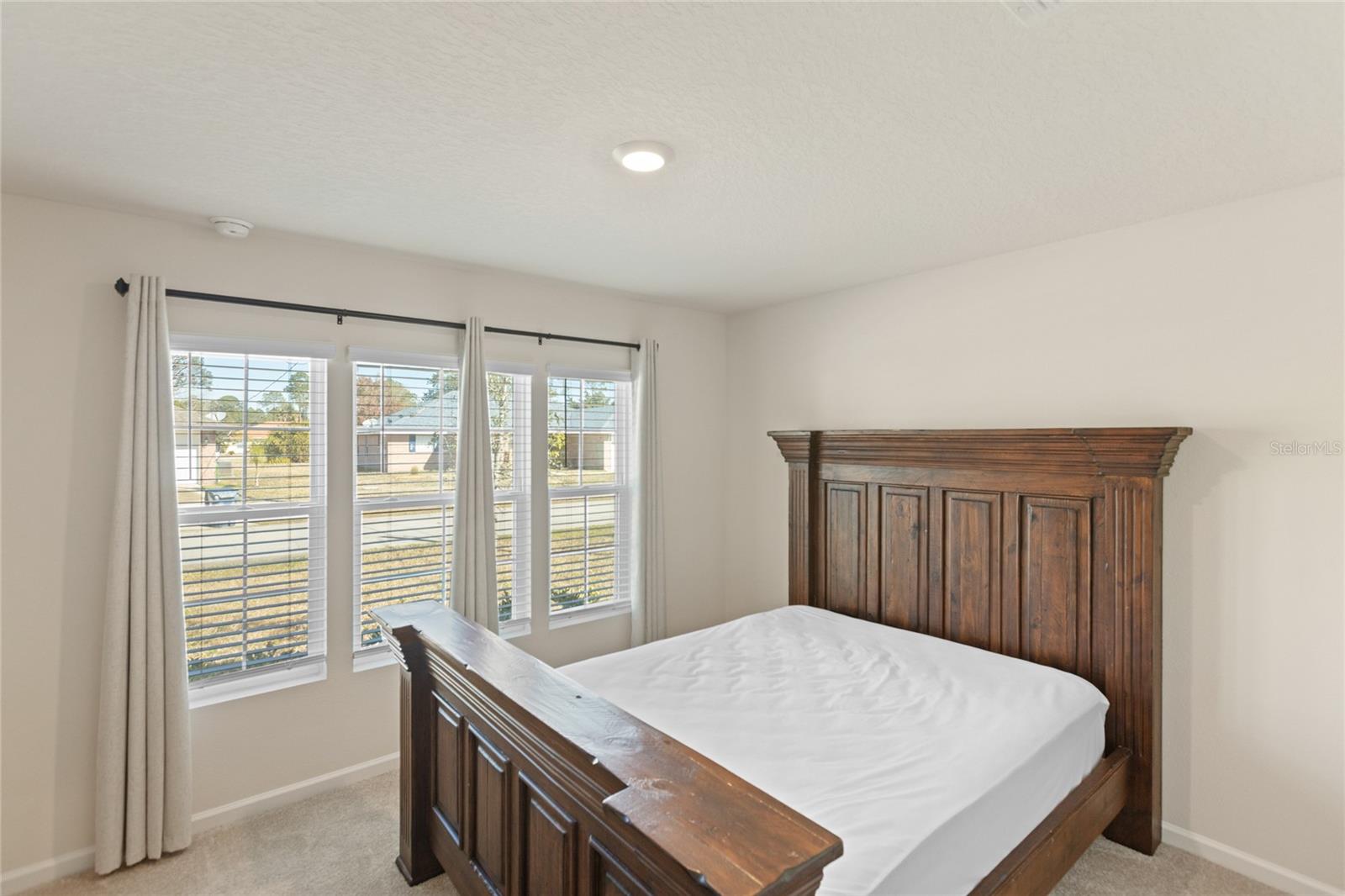 Image 37 of 72 For 46 Pitt Lane