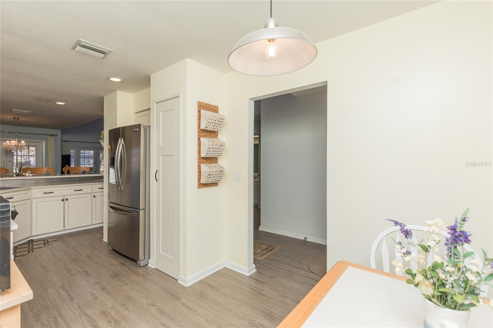 Image 14 of 87 For 40 San Carlos Drive