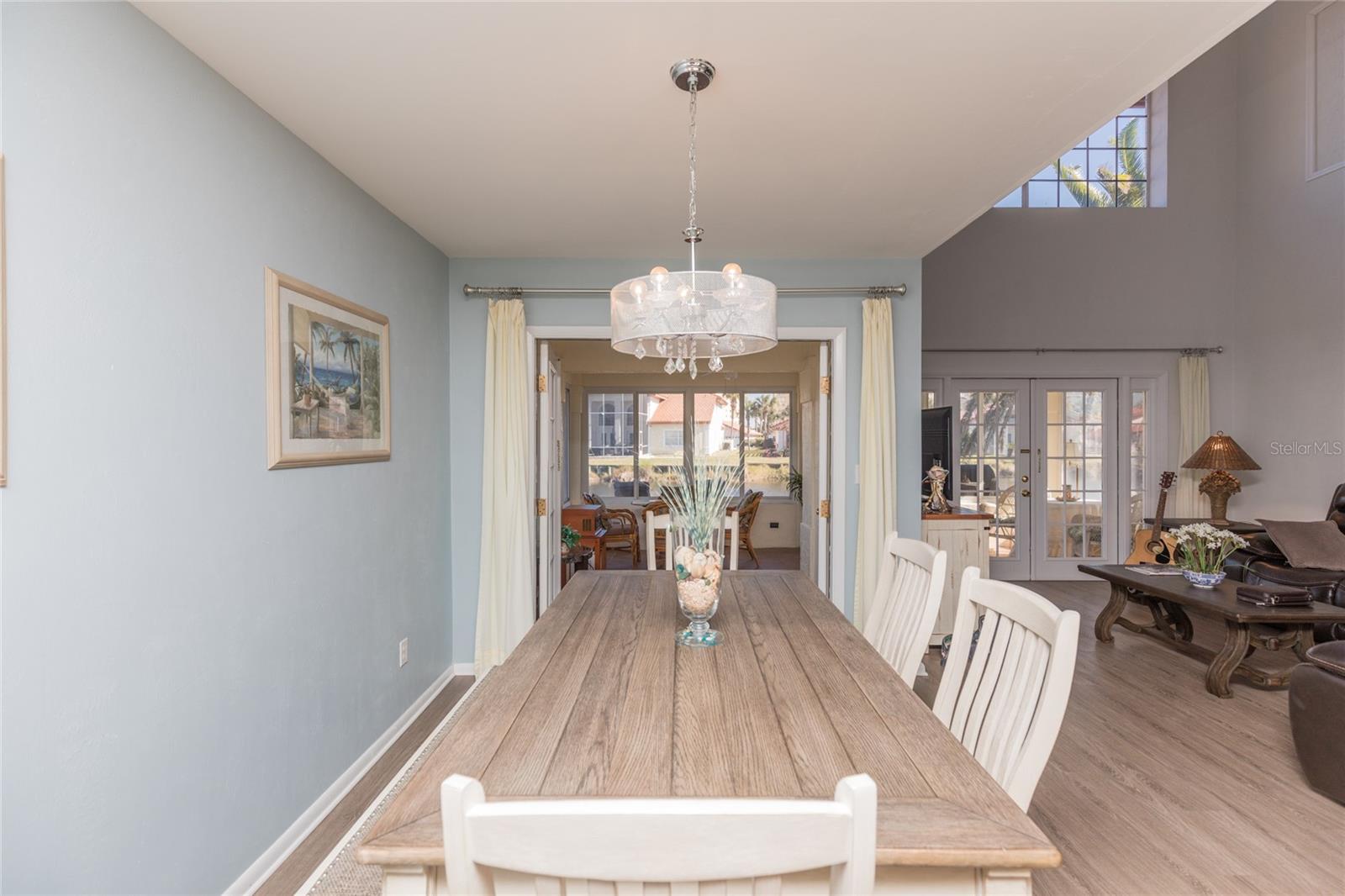 Image 20 of 87 For 40 San Carlos Drive