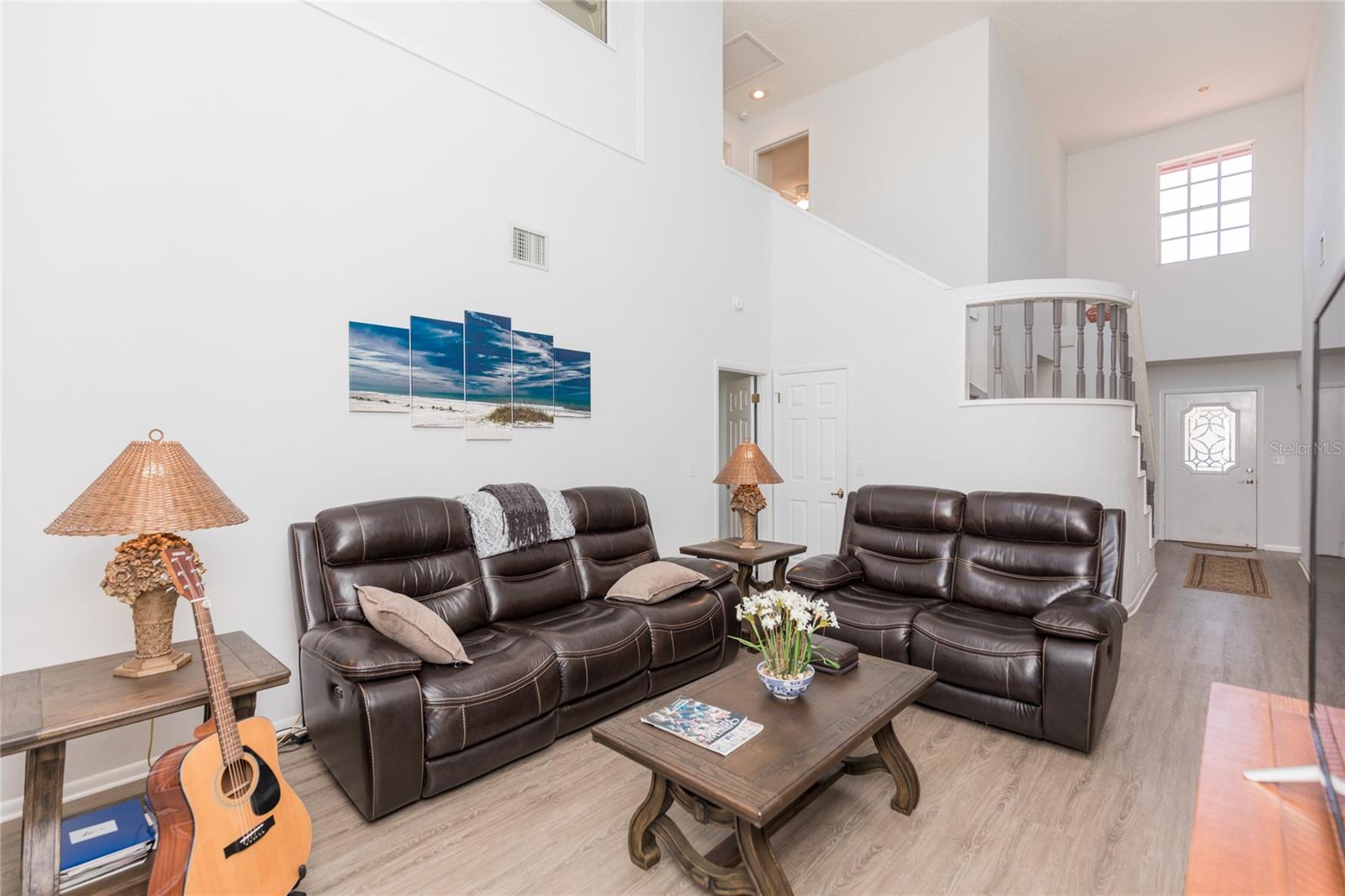 Image 25 of 87 For 40 San Carlos Drive