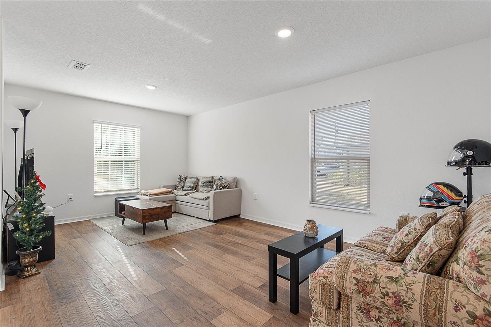 Image 6 of 44 For 13 Ryken Lane