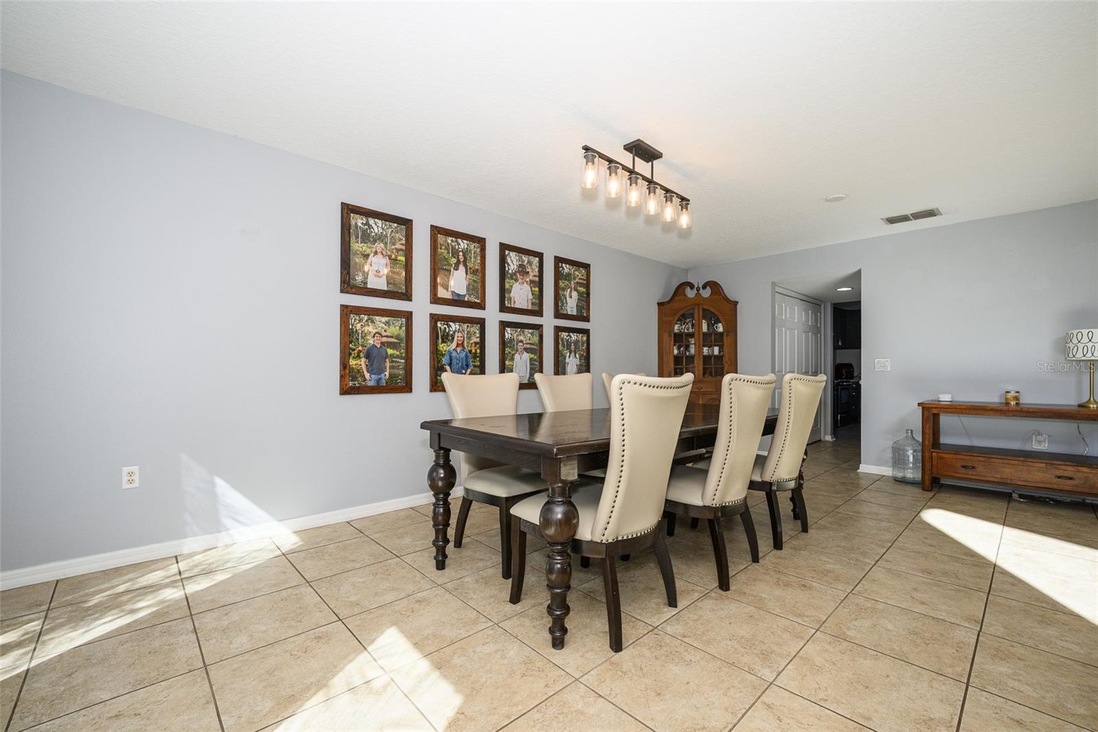 Image 11 of 74 For 220 Bird Of Paradise Drive