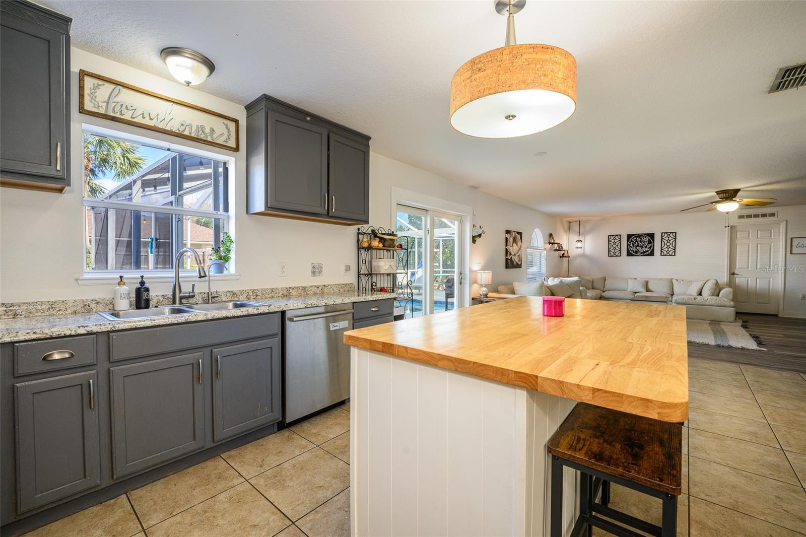 Image 15 of 74 For 220 Bird Of Paradise Drive