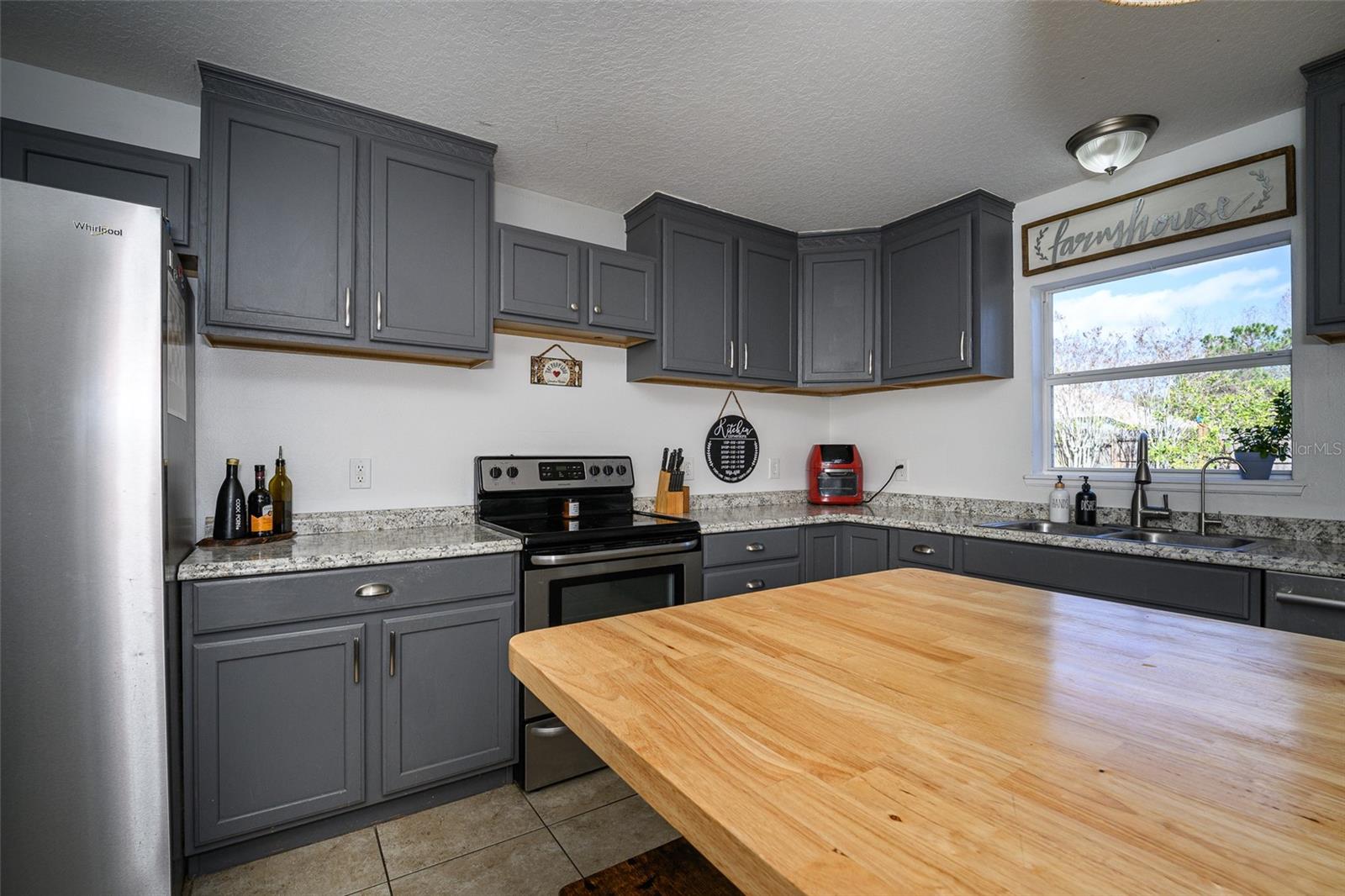 Image 16 of 74 For 220 Bird Of Paradise Drive