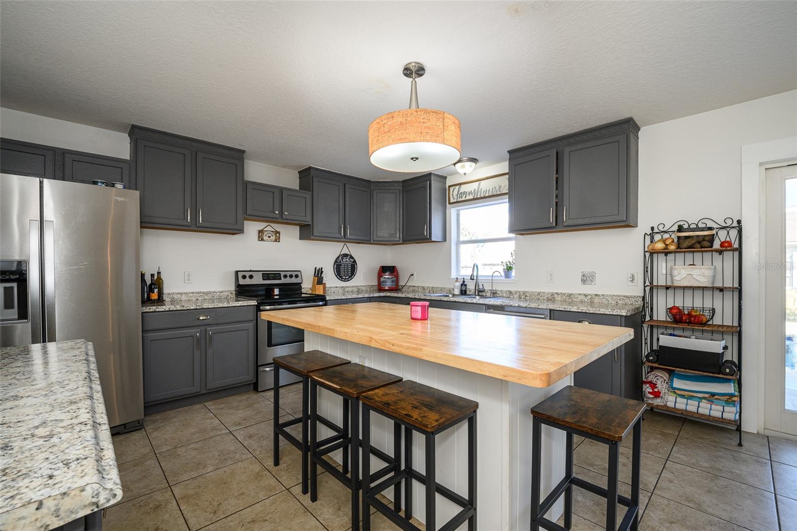 Image 17 of 74 For 220 Bird Of Paradise Drive