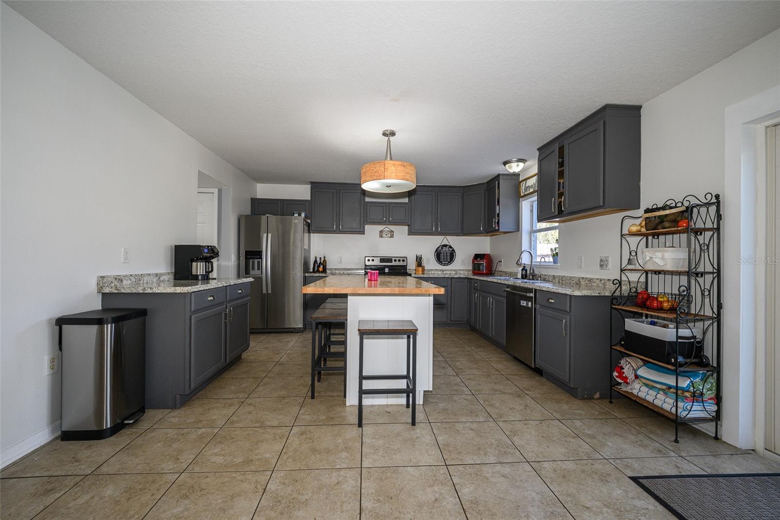 Image 19 of 74 For 220 Bird Of Paradise Drive