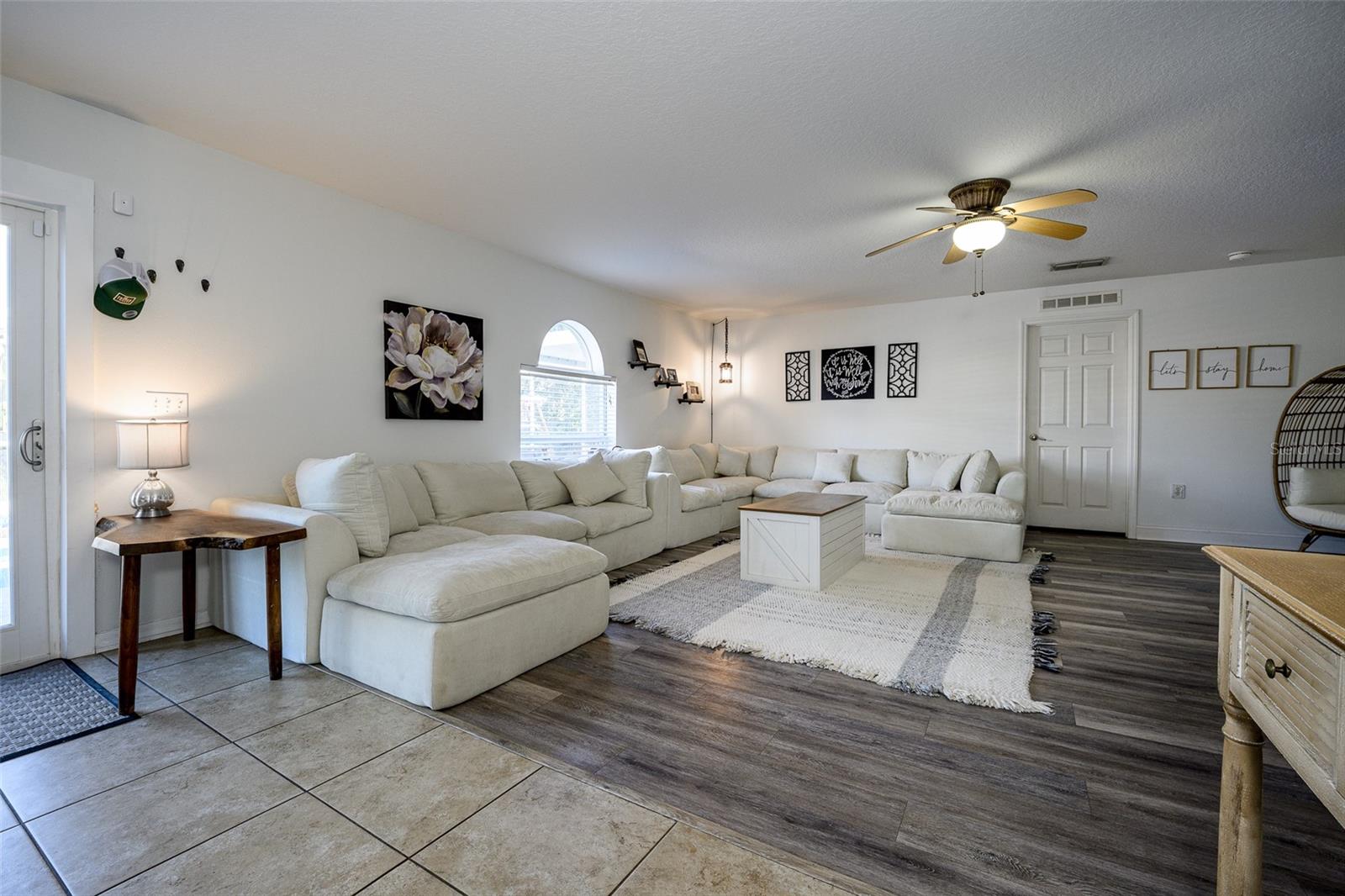 Image 23 of 74 For 220 Bird Of Paradise Drive