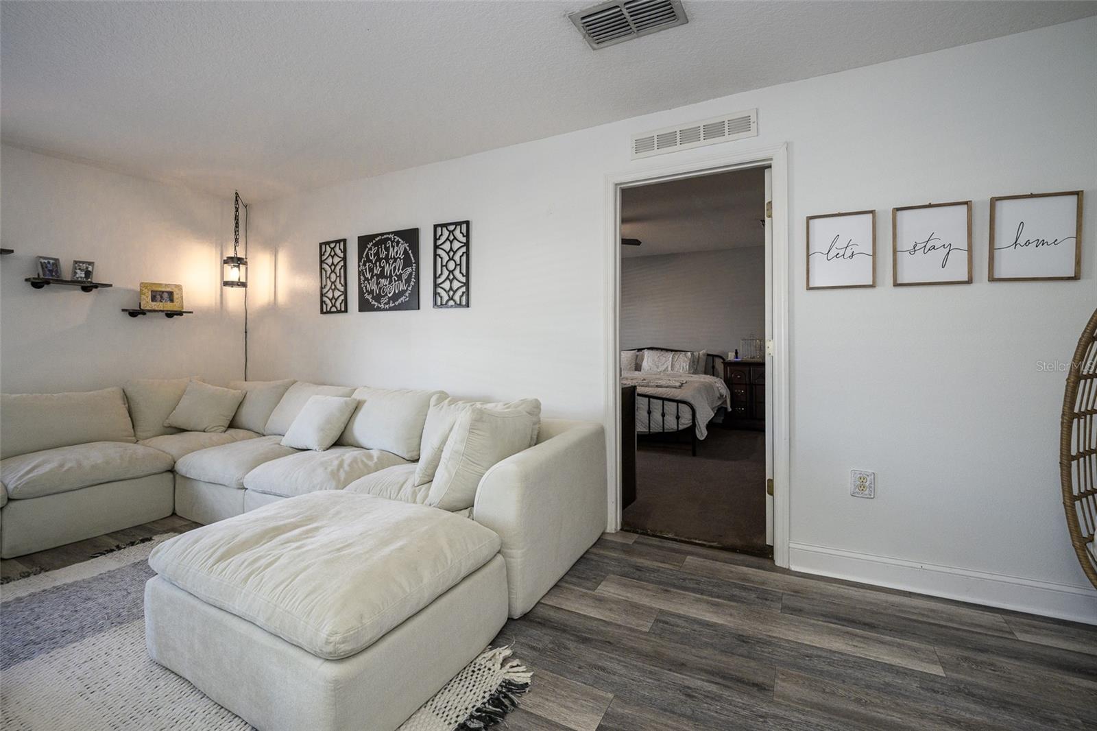 Image 29 of 74 For 220 Bird Of Paradise Drive