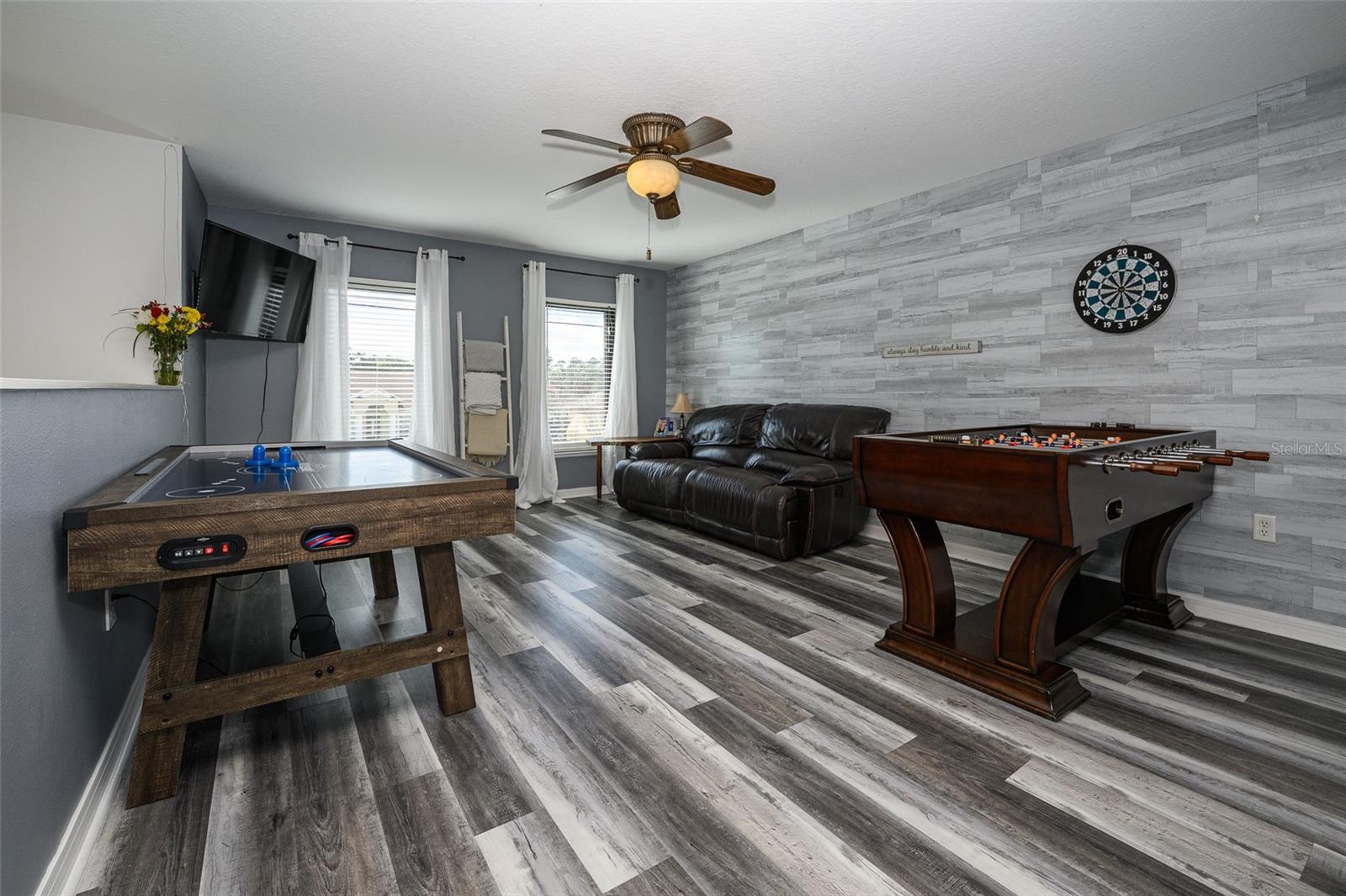 Image 36 of 74 For 220 Bird Of Paradise Drive