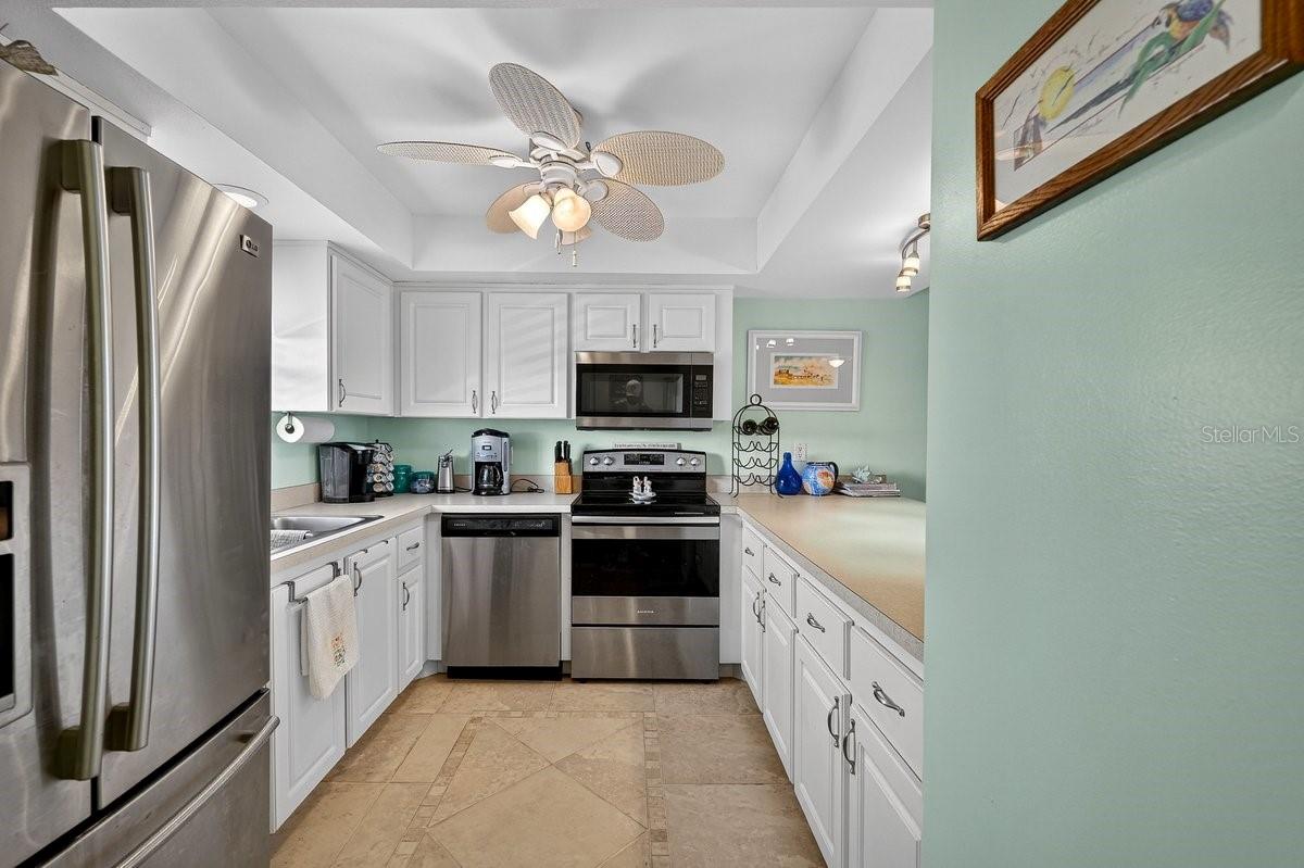 Image 12 of 33 For 2100 Ocean Shore Boulevard 2090