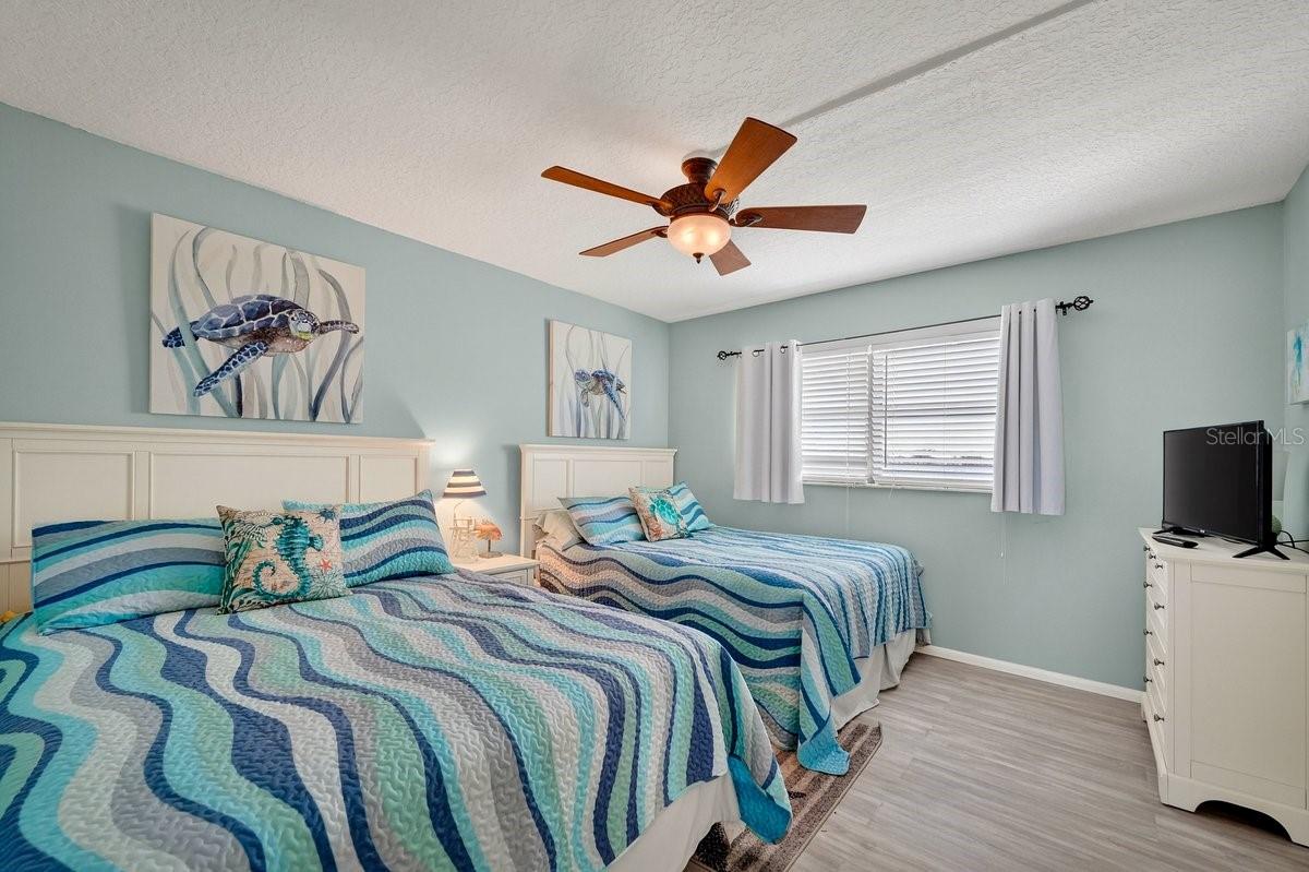 Image 21 of 33 For 2100 Ocean Shore Boulevard 2090