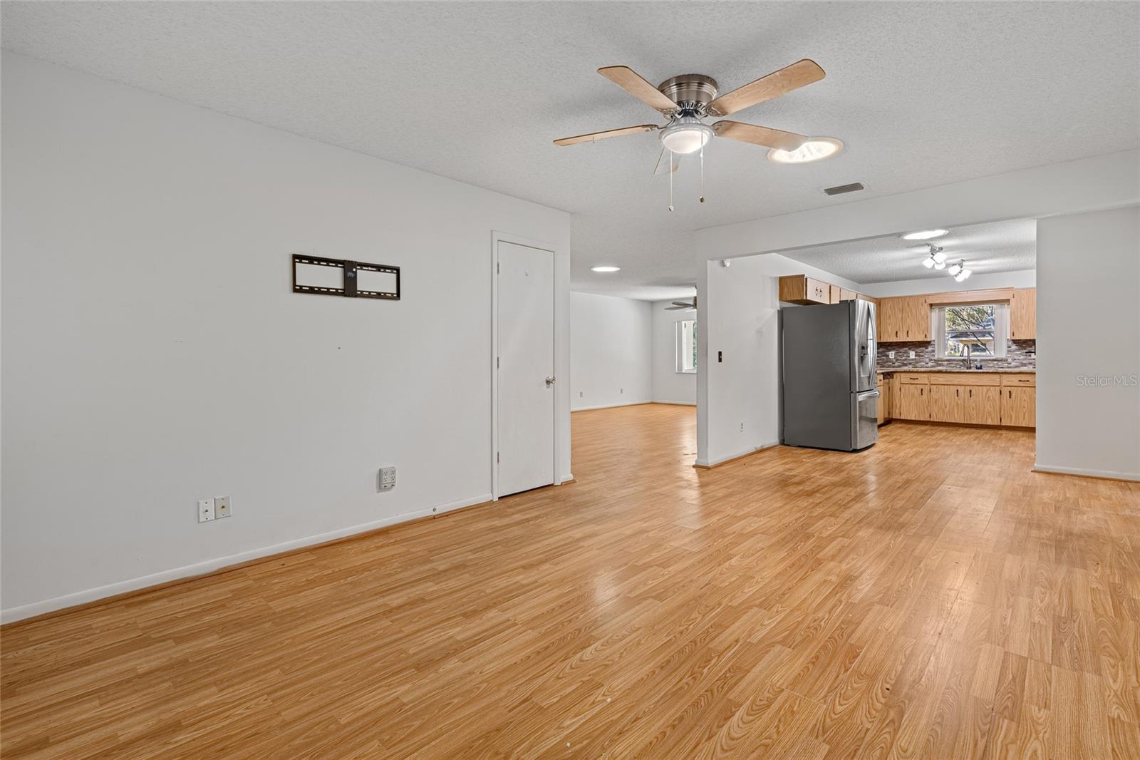 Image 14 of 25 For 9277 83rd Avenue F