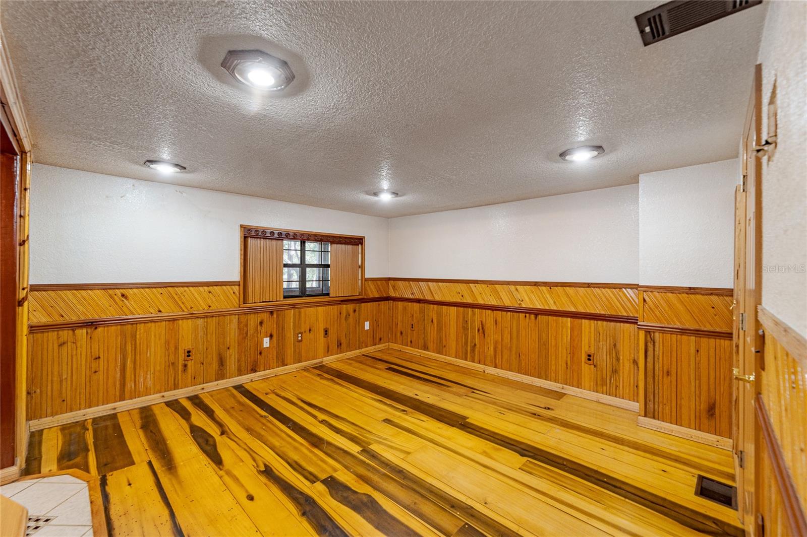 Image 31 of 100 For 11053 Mulberry Landing Annex