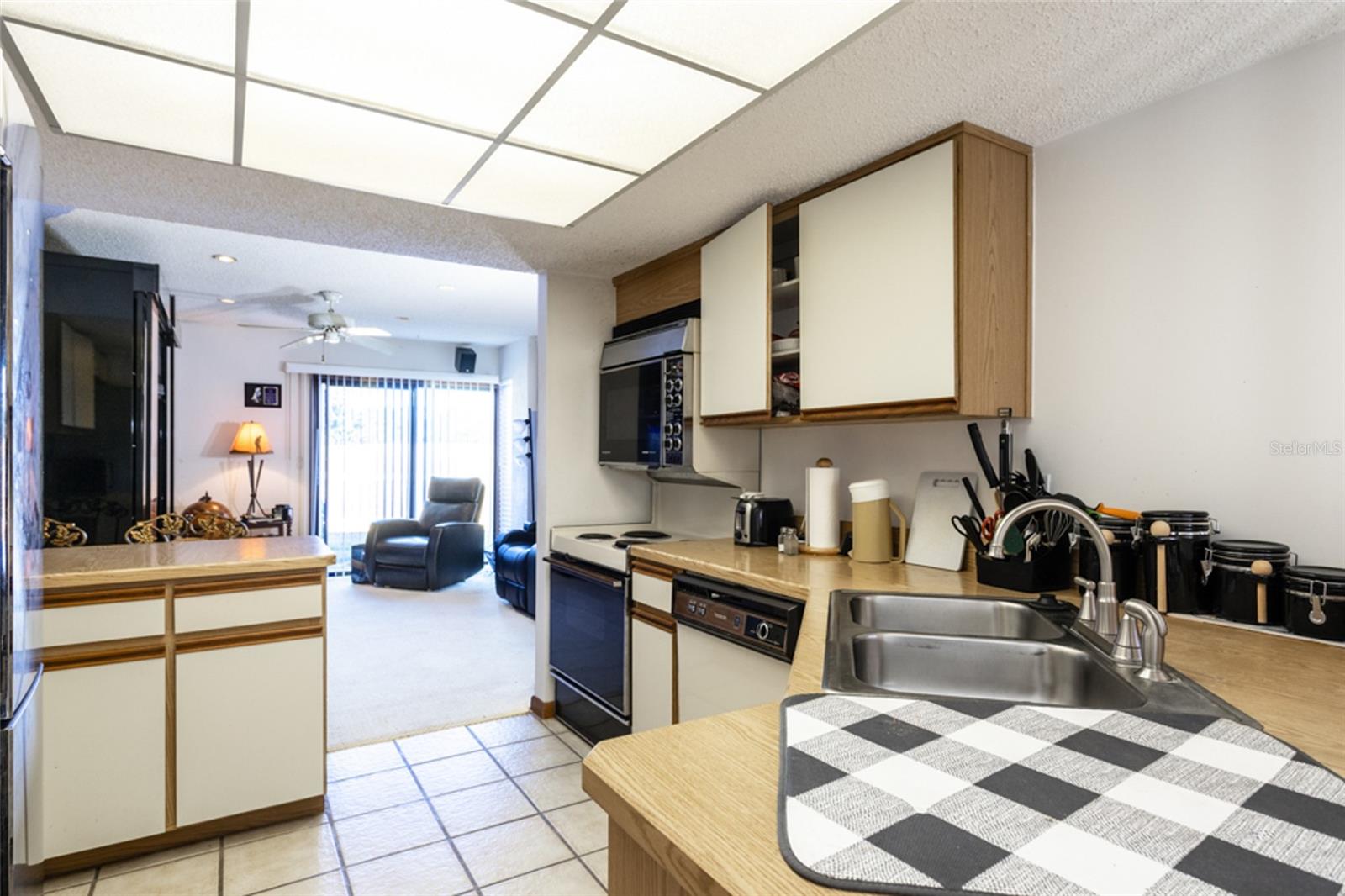 Image 14 of 29 For 39 Village Circle 5-501