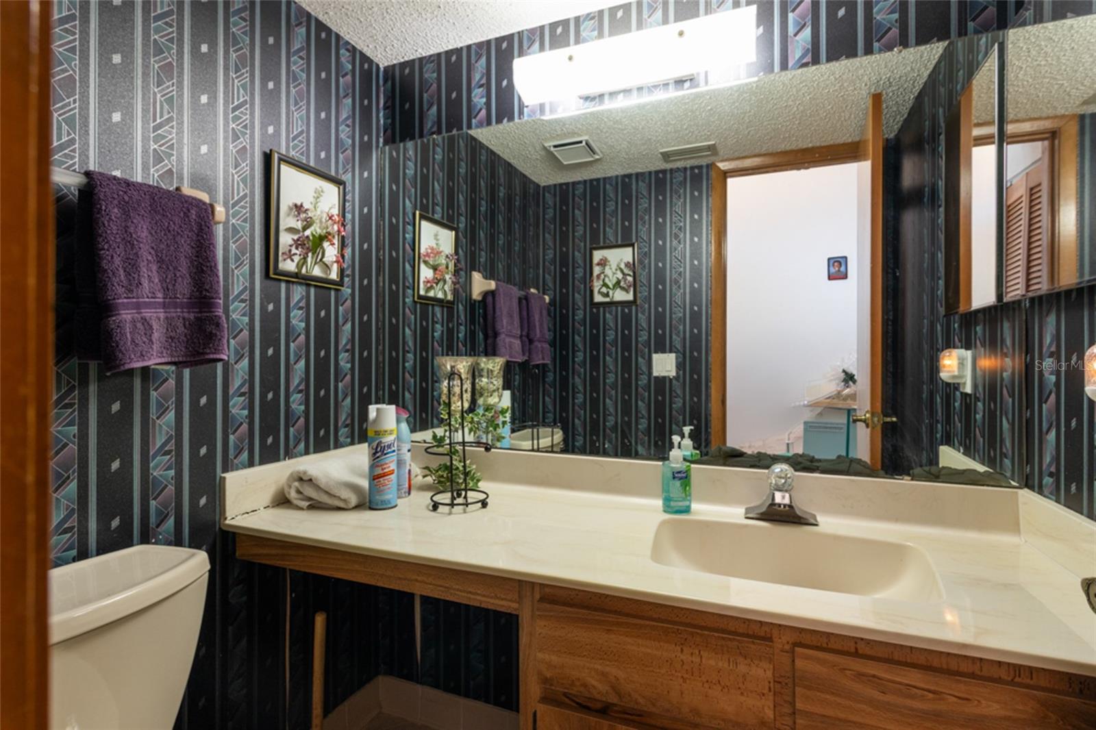 Image 16 of 29 For 39 Village Circle 5-501