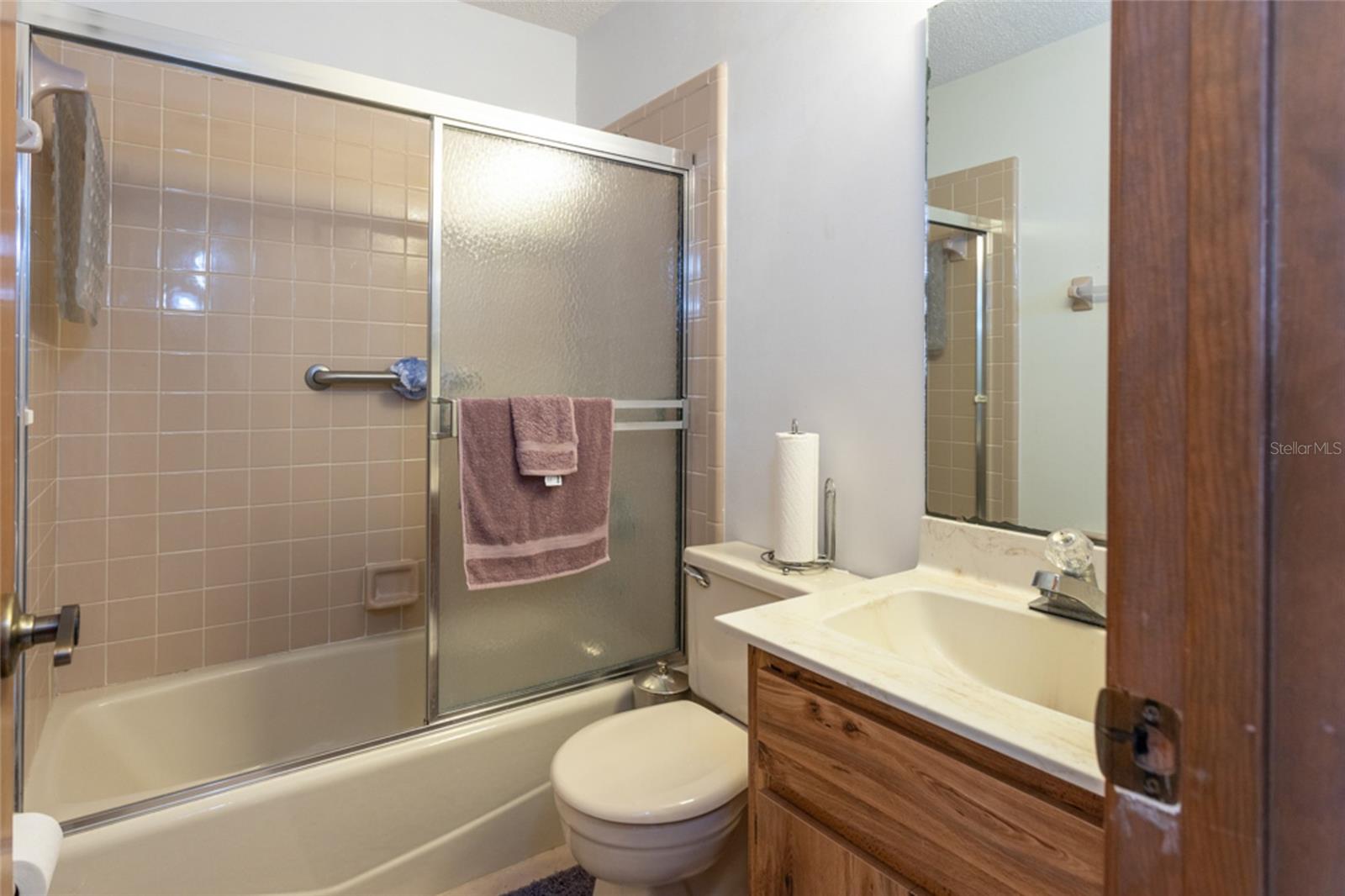 Image 17 of 29 For 39 Village Circle 5-501