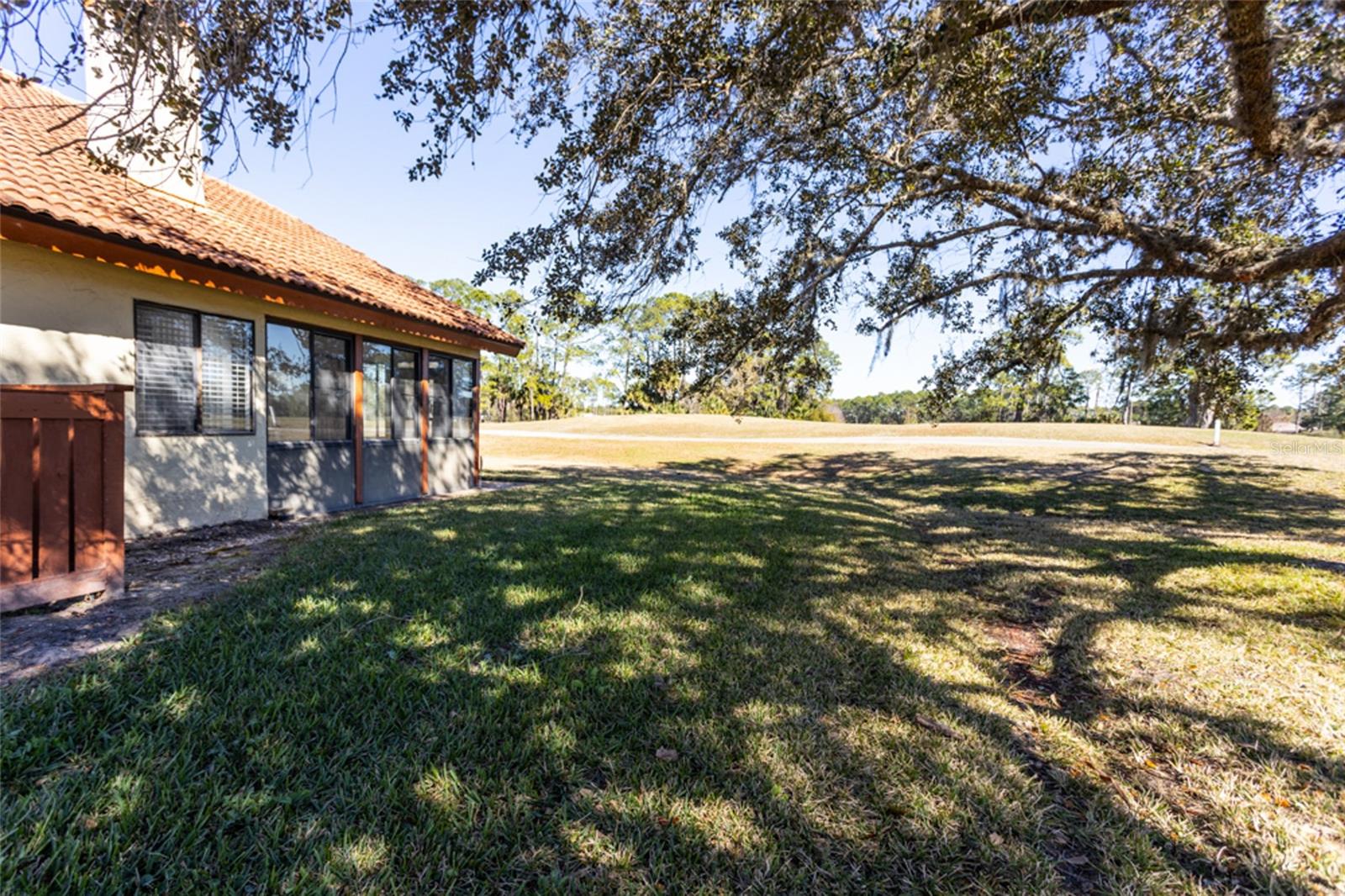 Image 24 of 29 For 39 Village Circle 5-501