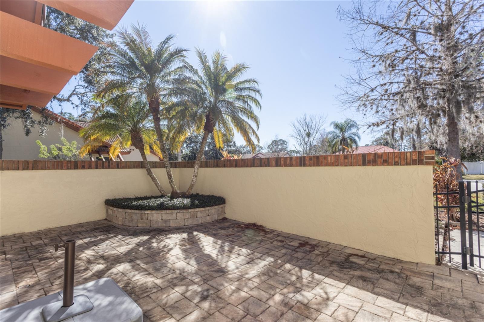 Image 4 of 29 For 39 Village Circle 5-501