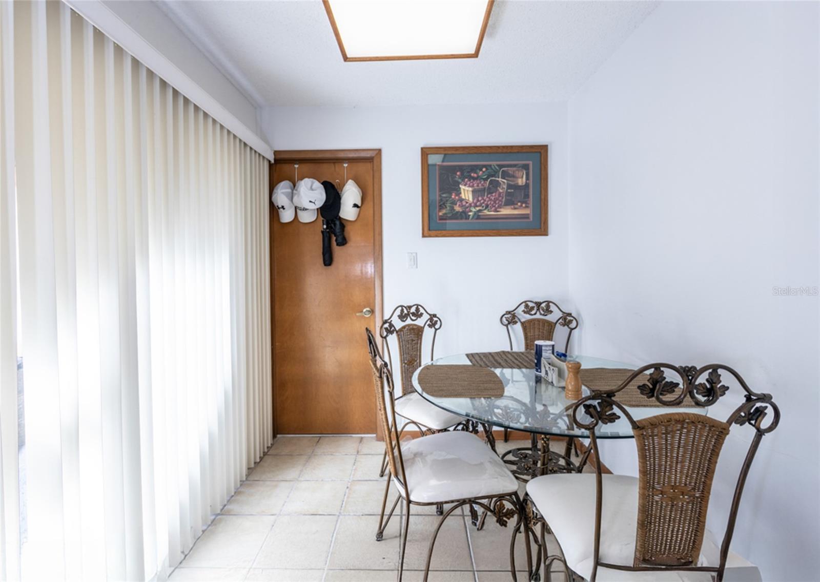 Image 5 of 29 For 39 Village Circle 5-501