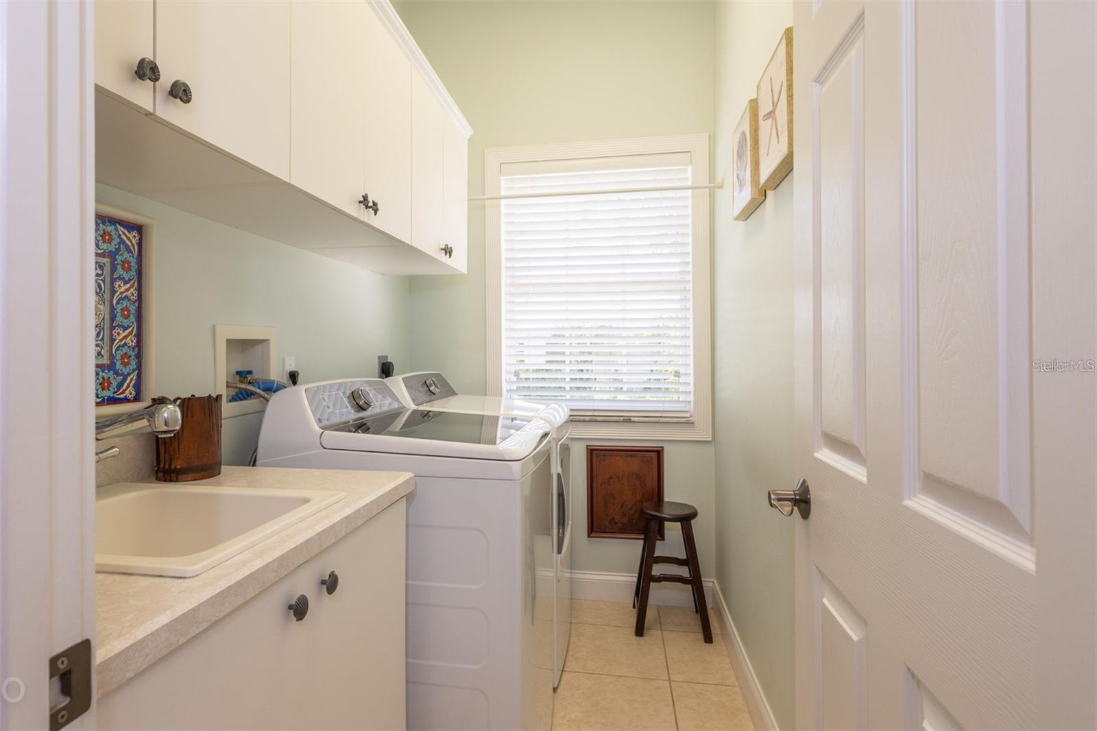 Image 21 of 34 For 1 Ibis Court S