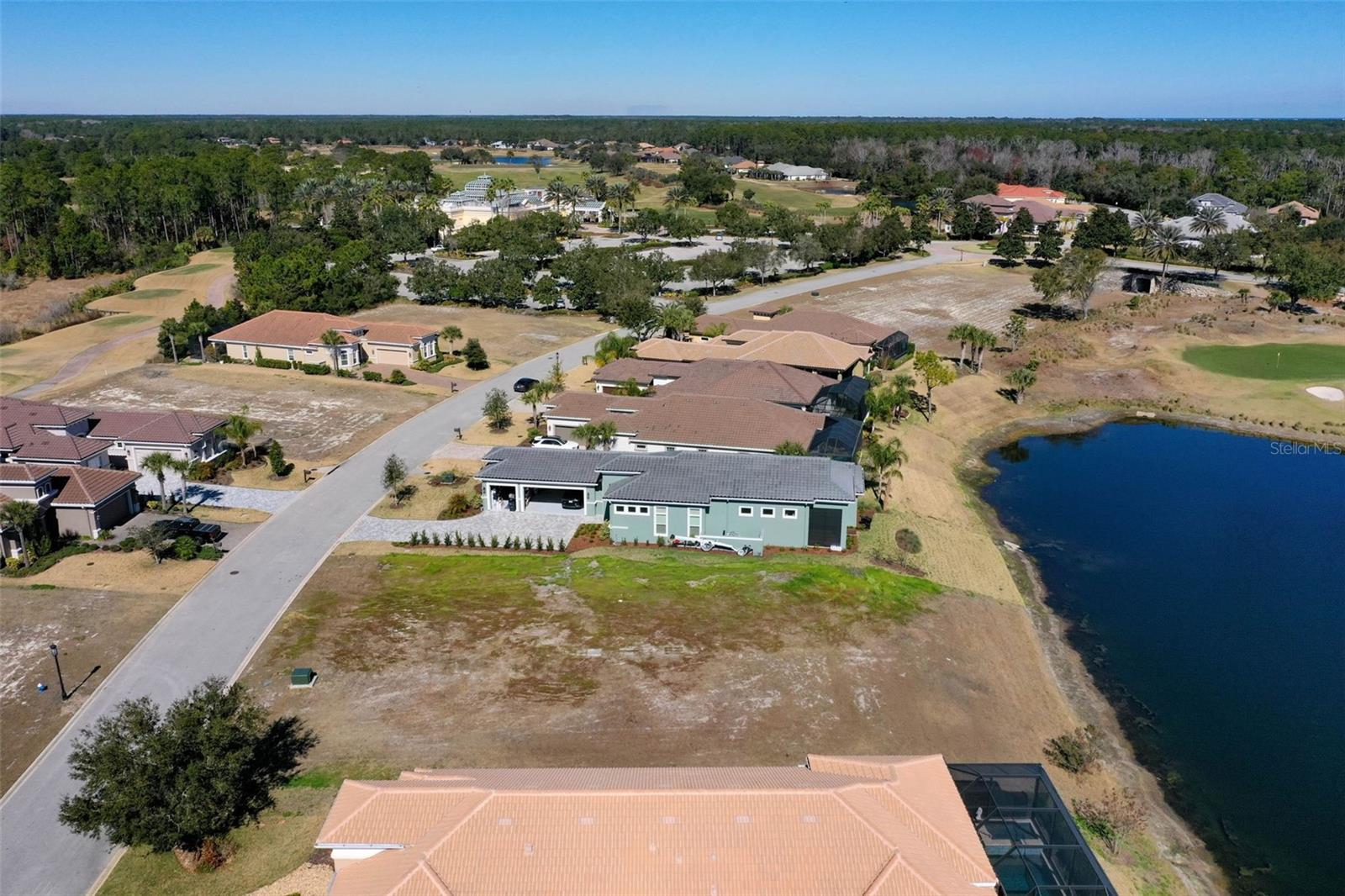 Image 10 of 39 For 423 Bourganville Drive