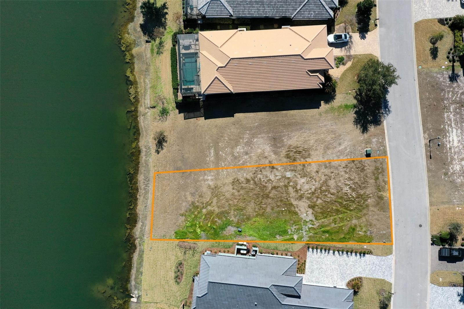 Image 17 of 39 For 423 Bourganville Drive