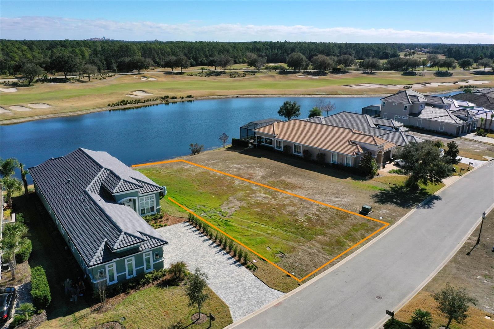 Image 5 of 39 For 423 Bourganville Drive