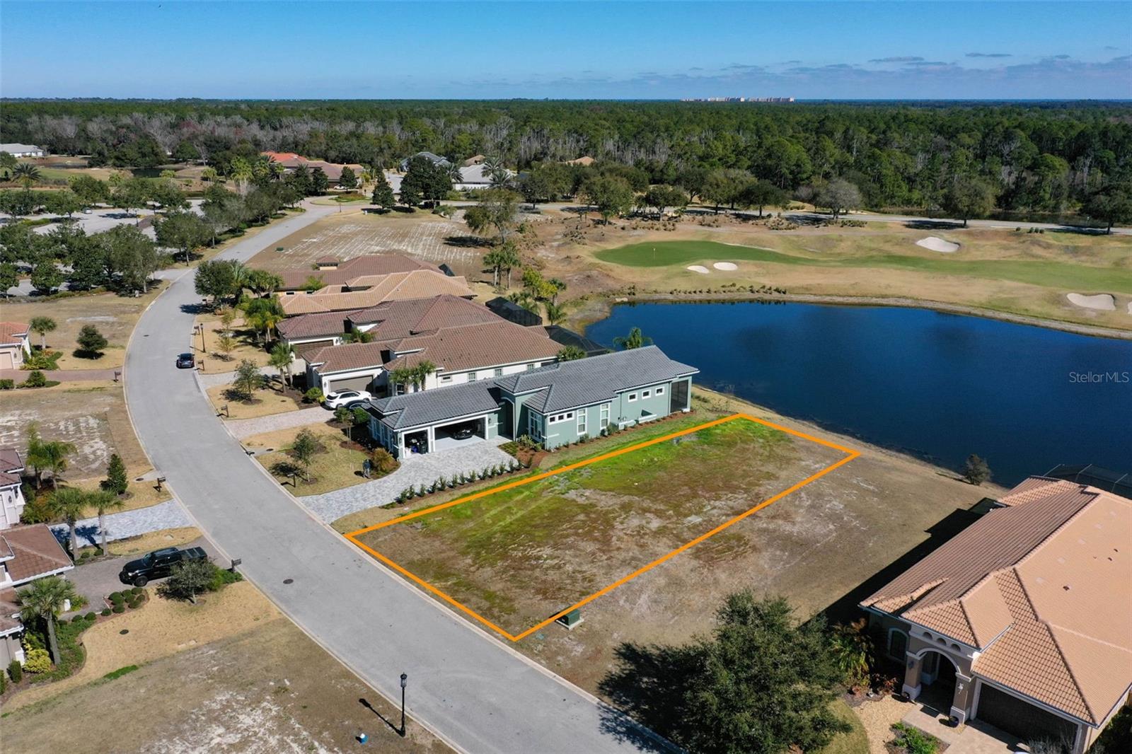 Image 7 of 39 For 423 Bourganville Drive