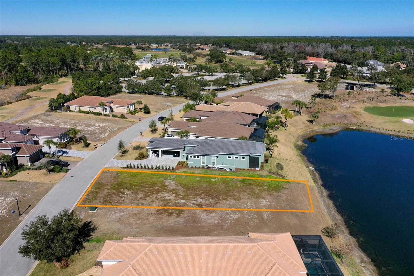 Image 9 of 39 For 423 Bourganville Drive