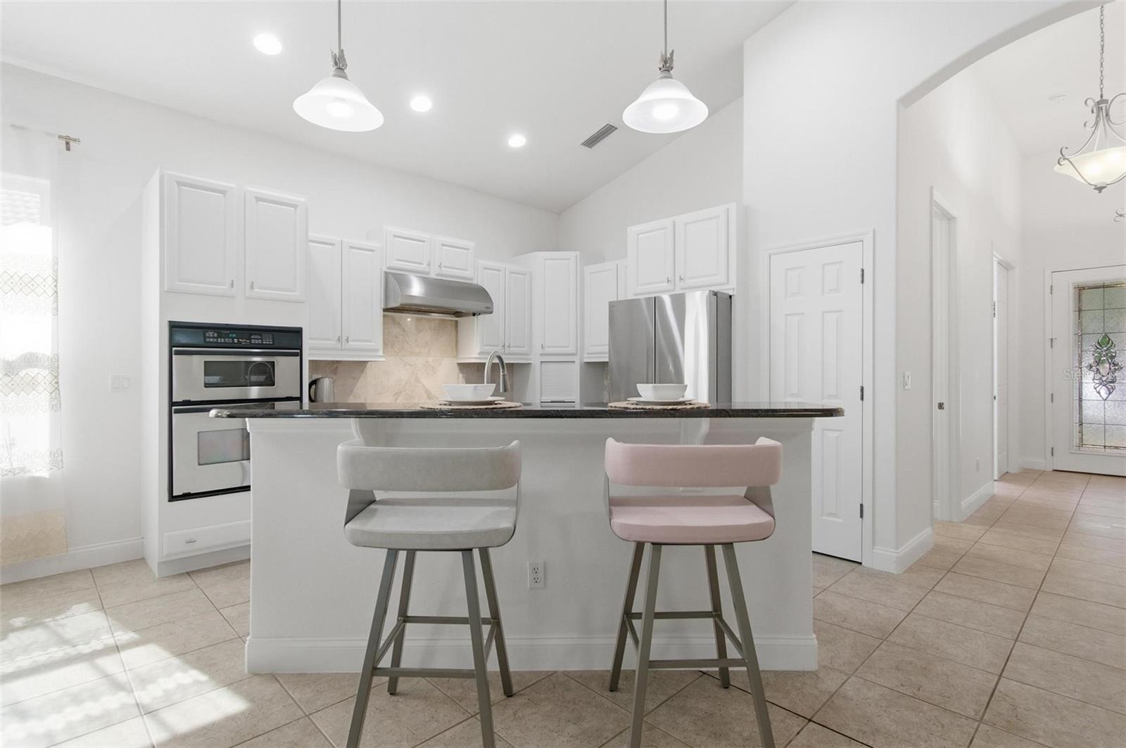 Listing photo id 8 for 33 Marshview Lane