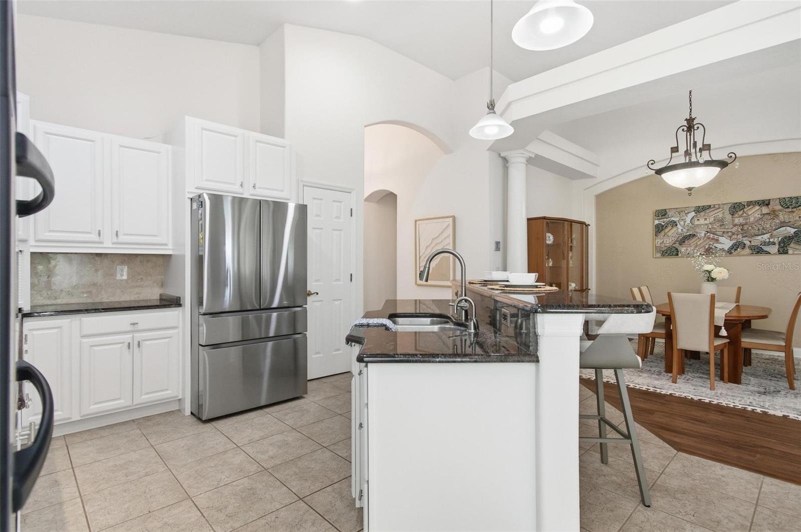 Listing photo id 9 for 33 Marshview Lane