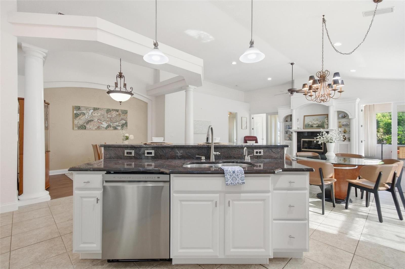 Listing photo id 11 for 33 Marshview Lane